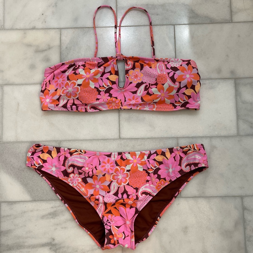 Bikini Women’s XL. Size and Brand tags cut but never been worn. NWOT.